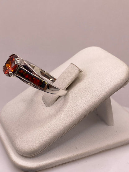 Anillo Solitario de Plata Ley 950 con Ópalo de Fuego y Zirconia, vista frontal