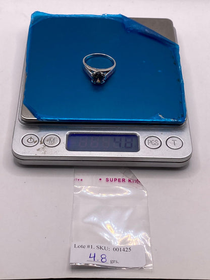 Anillo Solitario de Plata Ley 950 con Ópalo de Fuego y Zirconia Multicolor, peso en gramos (báscula)