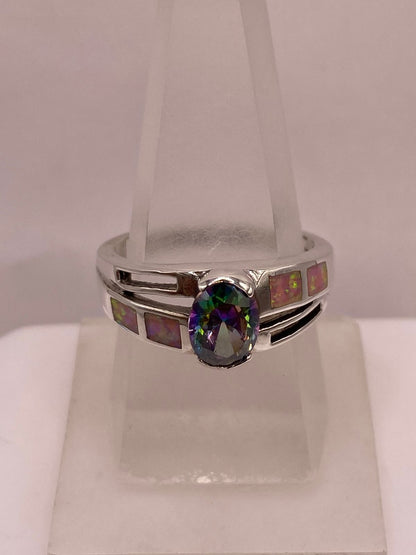 Anillo Solitario de Plata Ley 950 con Ópalo de Fuego y Zirconia Multicolor — ángulo diagonal