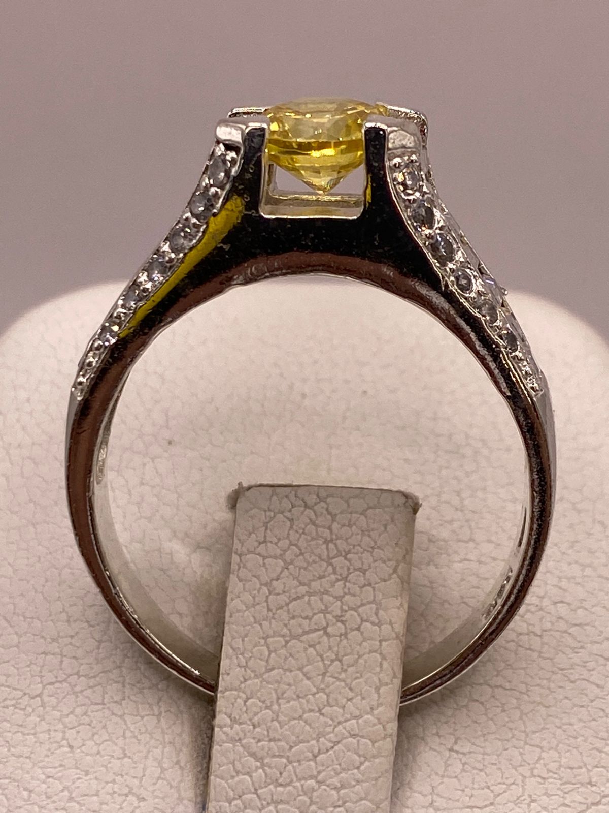 Anillo Solitario de Zirconia Amarilla Plata Ley 925, sello de autenticidad Plata Ley .925