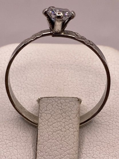Anillo Solitario de Zirconia Blanca en Plata Ley 925, vista posterior