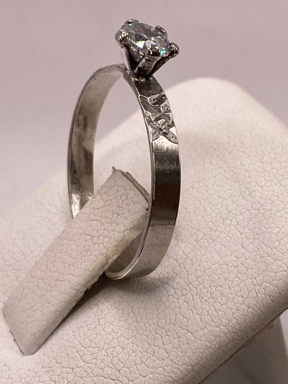 Anillo Solitario de Zirconia Blanca en Plata Ley 925, vista superior