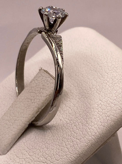 Anillo Solitario de Zirconia Blanca en Plata Ley 925, vista superior