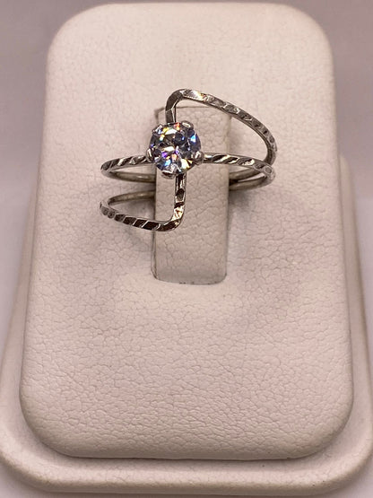 Anillo Solitario de Zirconia Blanca en Plata Ley 925, vista frontal