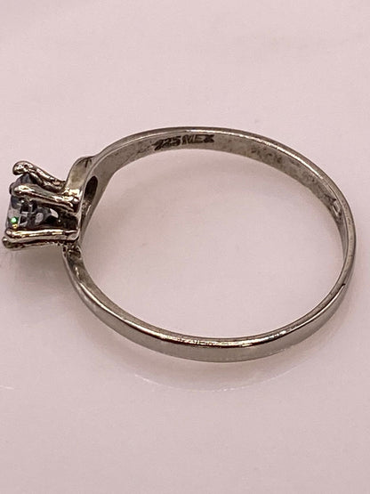 Anillo Solitario de Zirconia Blanca en Plata Ley 925, sello de autenticidad Plata Ley .925