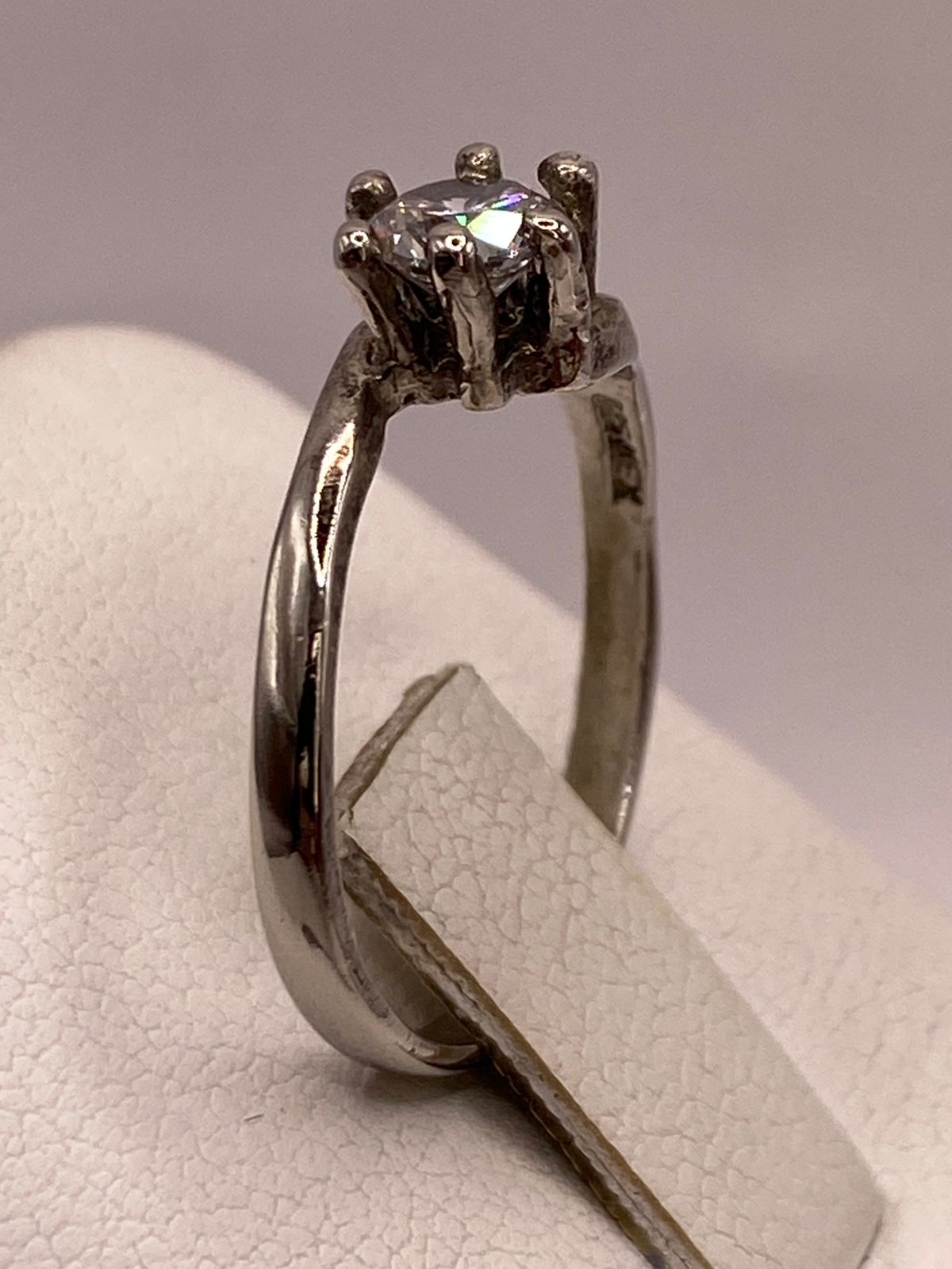 Anillo Solitario de Zirconia Blanca en Plata Ley 925, vista superior