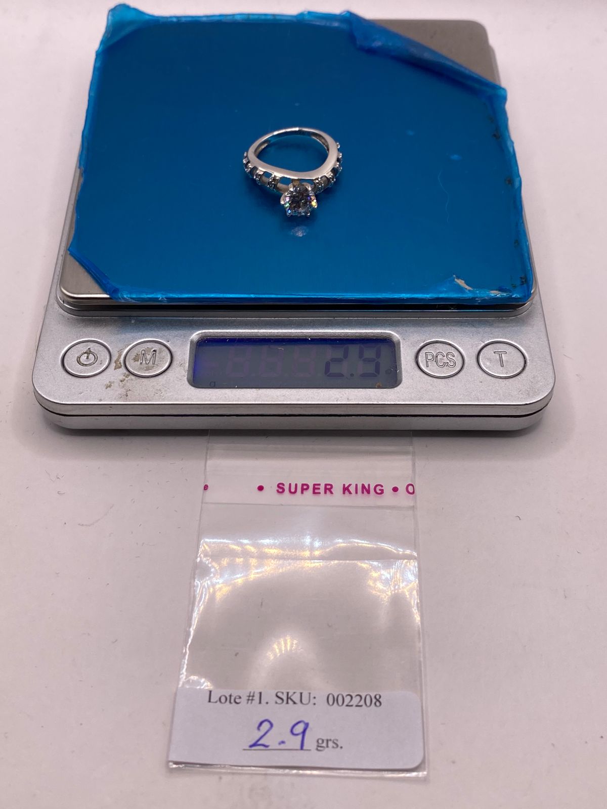Anillo Solitario de Zirconia Blanca en Plata Ley 925, peso en gramos (báscula)