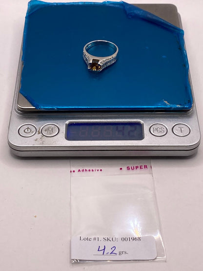 Anillo Solitario con Zirconia en Plata Ley 925 , peso en gramos (báscula)