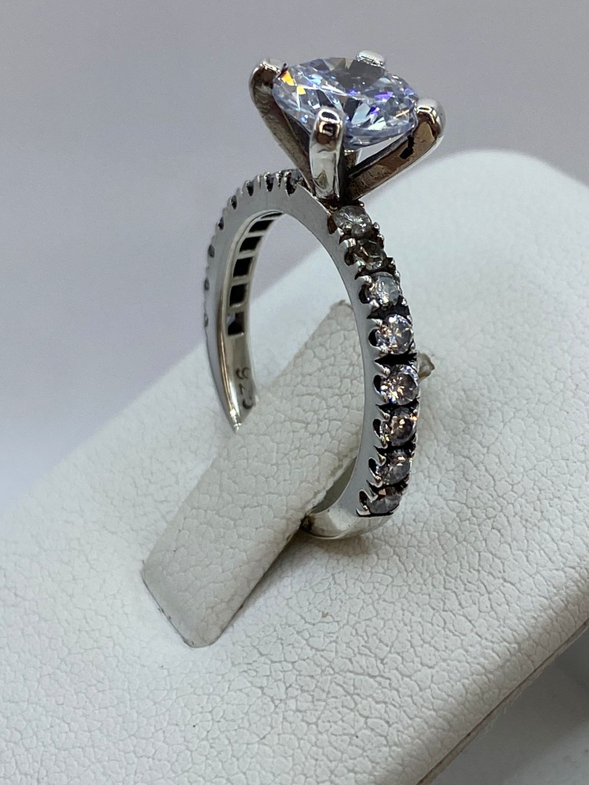Anillo Solitario con Zirconia en Plata 925, vista superior