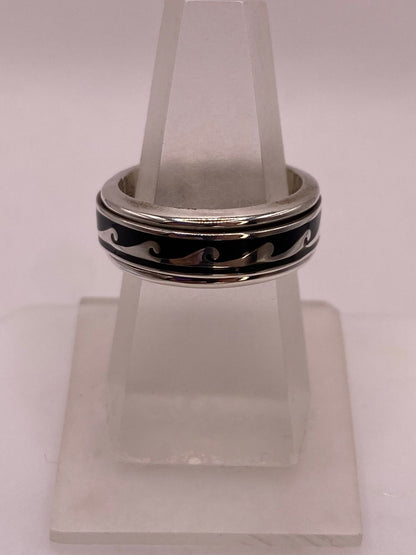 Anillo Spinner de Plata .925 con Diseño de Olas, vista frontal