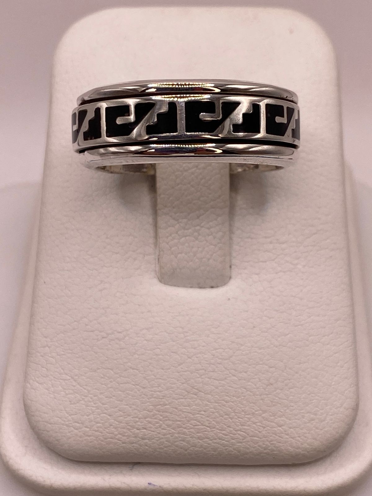 Anillo Spinner de Plata .925 con Greca Azteca — vista lateral