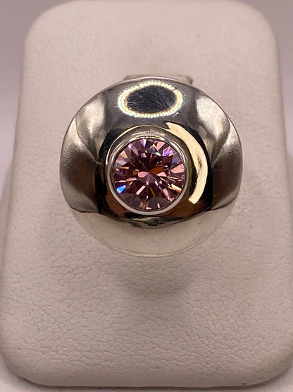 Anillo Tipo Domo de Plata 925 con Zirconia Rosa, vista frontal