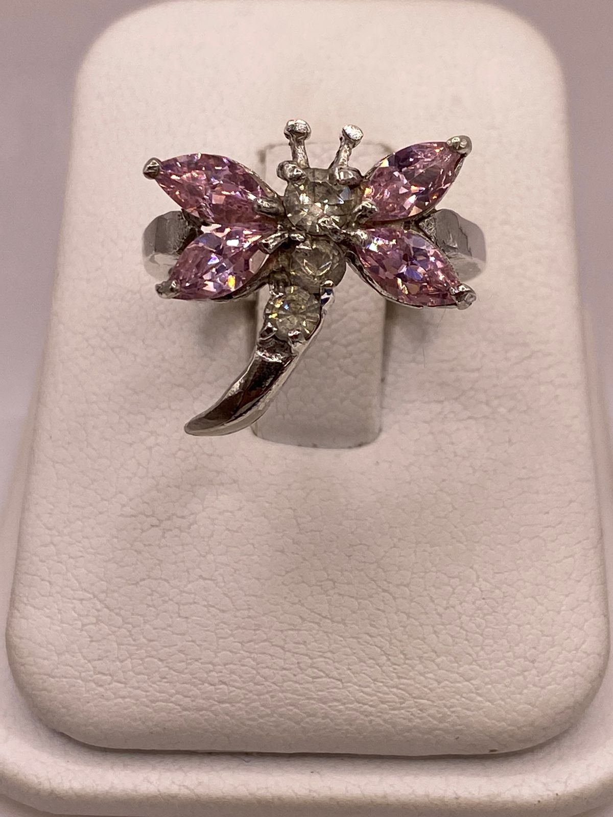 Anillo Tipo Libélula con Zirconia en Plata Ley 925, vista de detalle