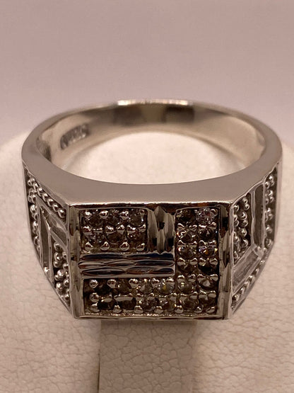 Anillo Tipo Sello con Zirconias en Plata Ley 925, vista posterior