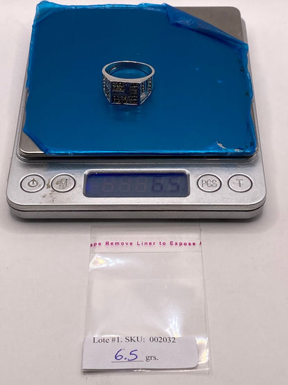 Anillo Tipo Sello con Zirconias en Plata Ley 925, peso en gramos (báscula)