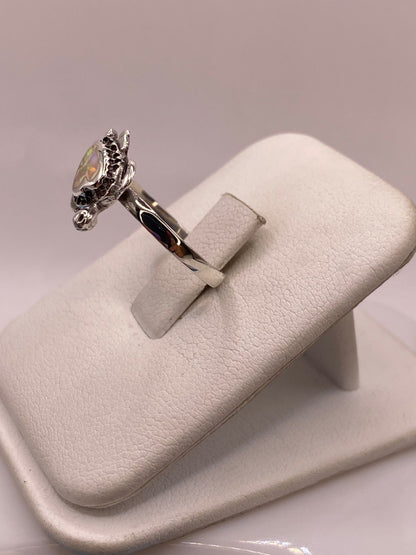Anillo Tortuga Marina de Plata Ley 925 con Ópalo de Fuego Tornasol, vista lateral