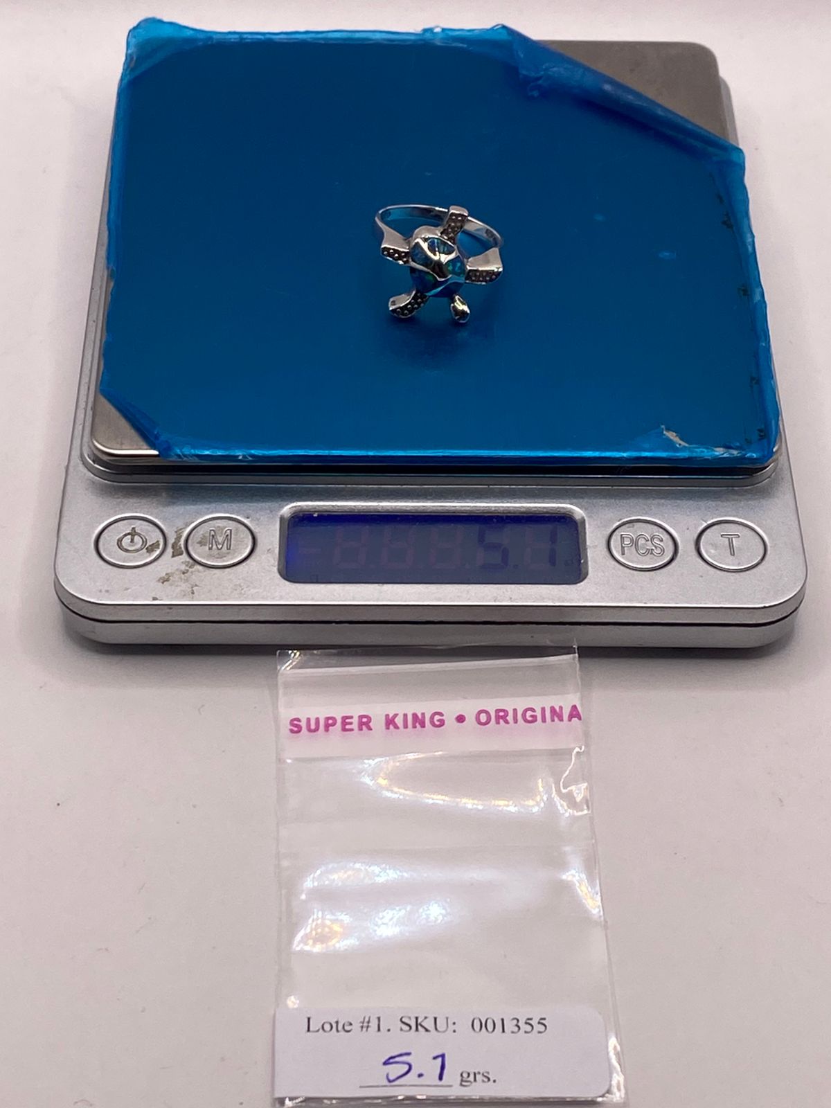 ANILLO TORTUGA MARINA EN PLATA LEY 950 CON ÓPALO DE FUEGO, peso en gramos (báscula)
