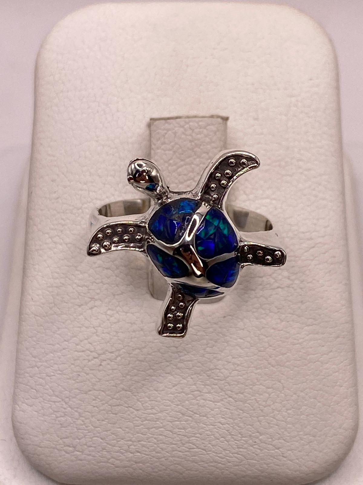 Anillo Tortuga Marina de Plata Ley 950 con Ópalo de Fuego — vista lateral