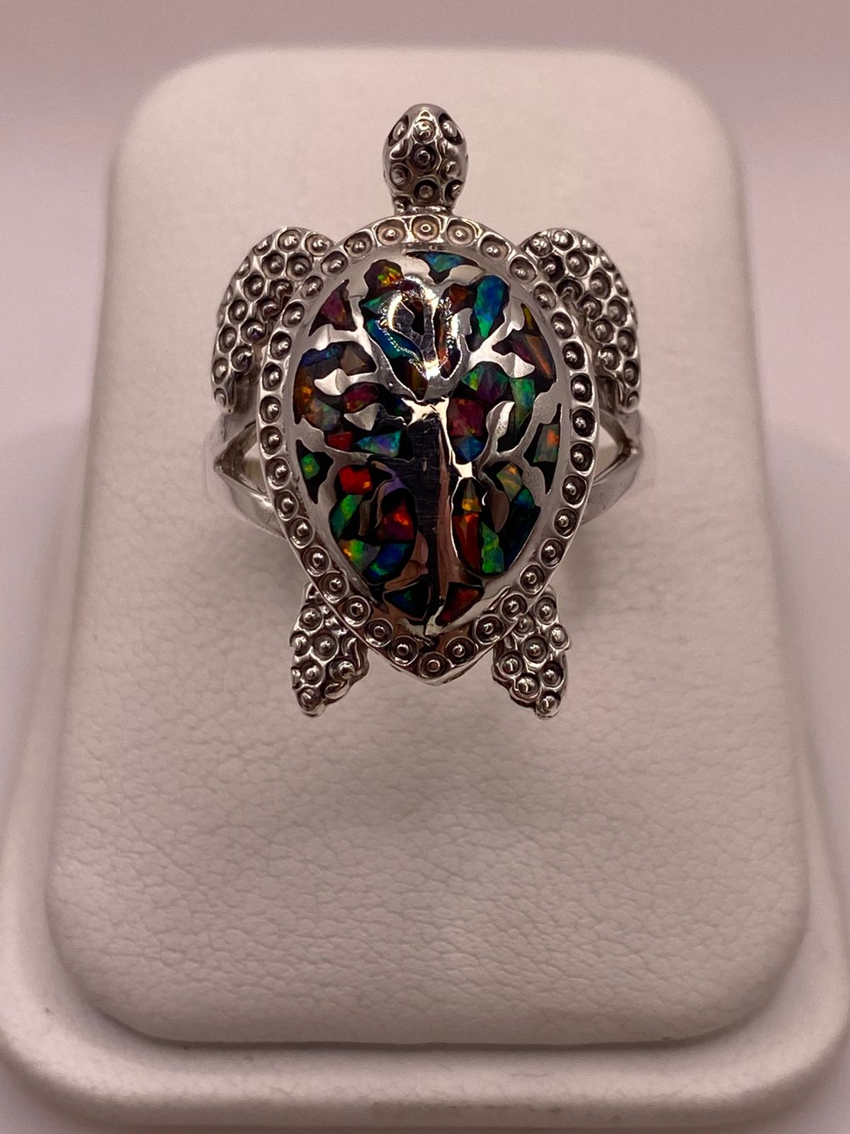 Anillo Tortuga de Plata Ley 950 con de Fuego Ópalo Multicolor, vista frontal
