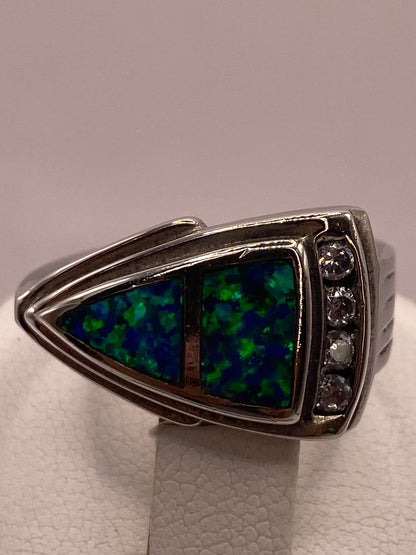 Anillo Triangular de Plata Ley 925 con Ópalo Azul y Zirconias, vista superior