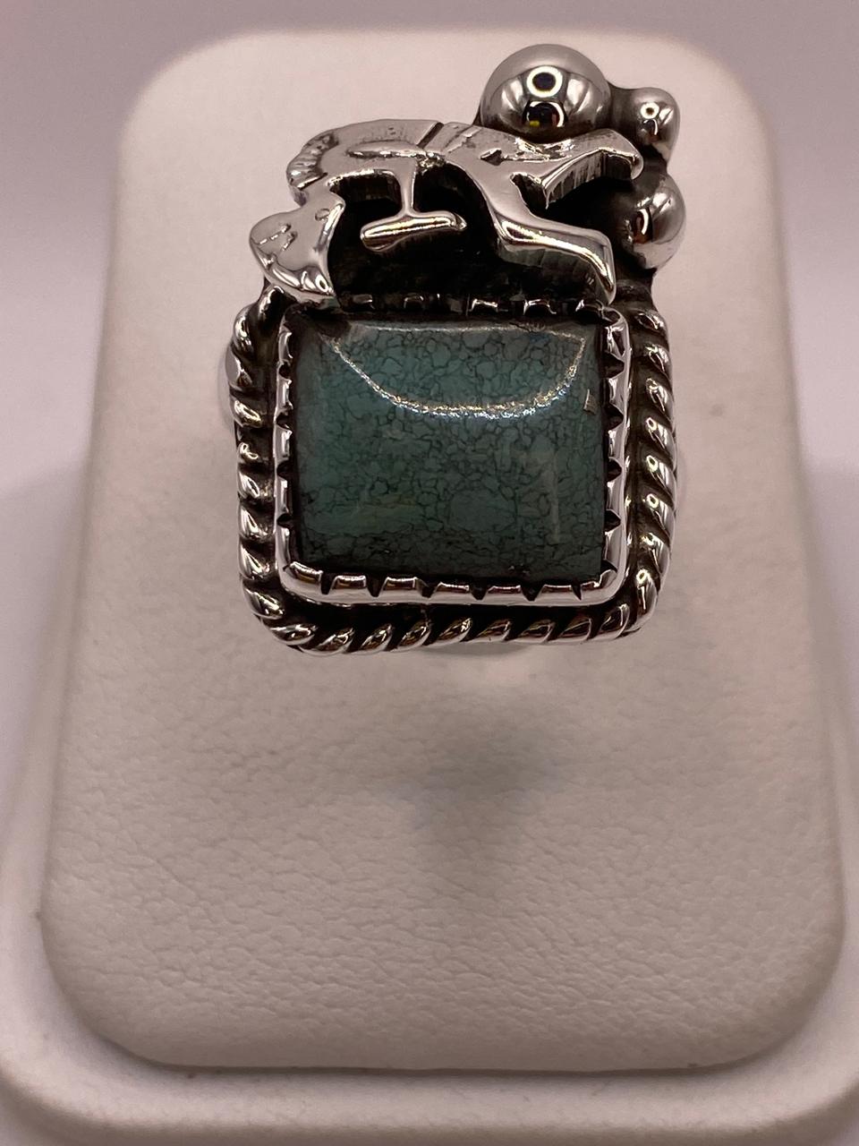 Anillo de Turquesa con Figura Prehispánica en Plata .925, vista frontal