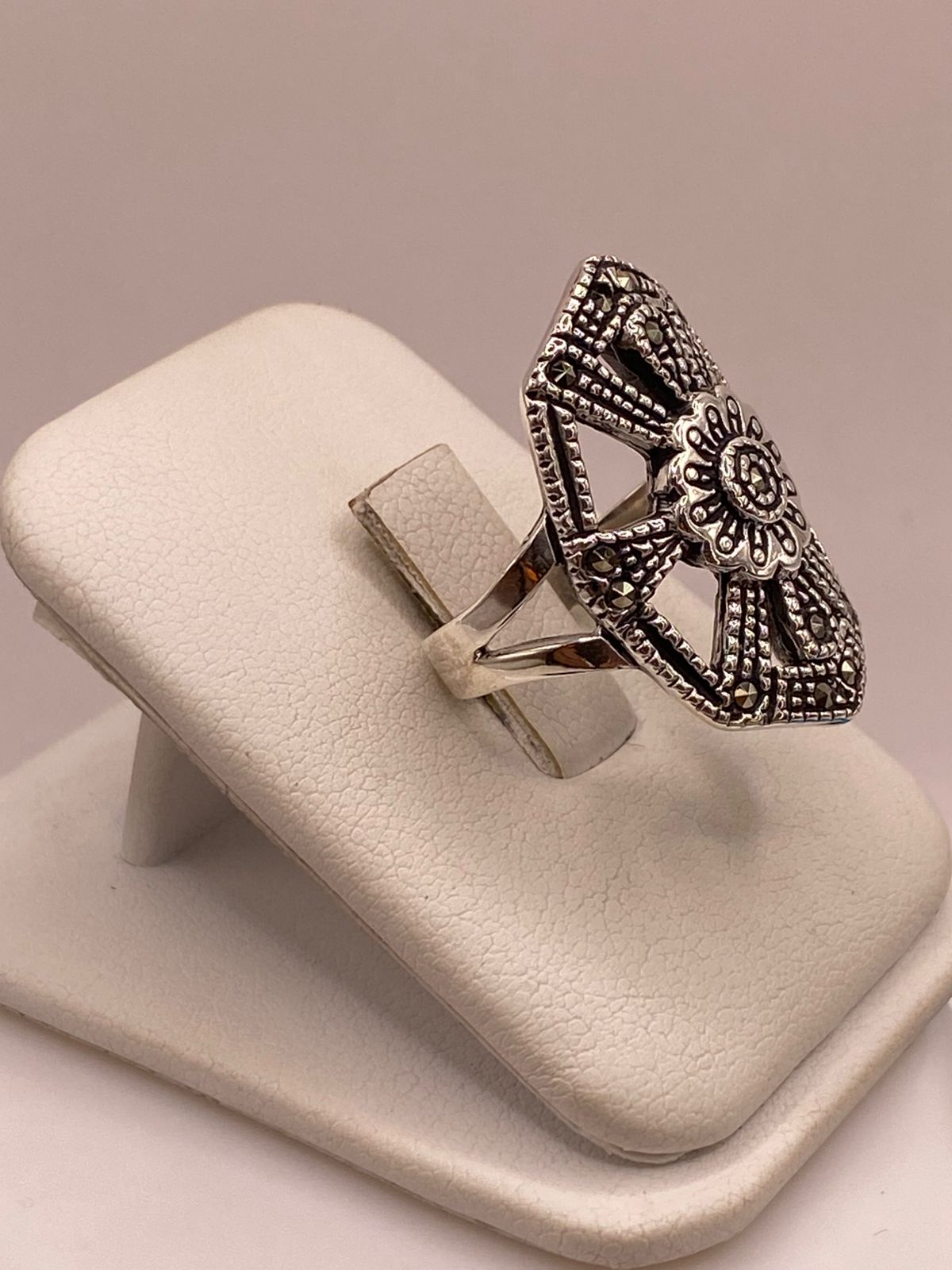 Anillo Vintage Art Deco con Marquesitas en Plata Ley 925, vista lateral