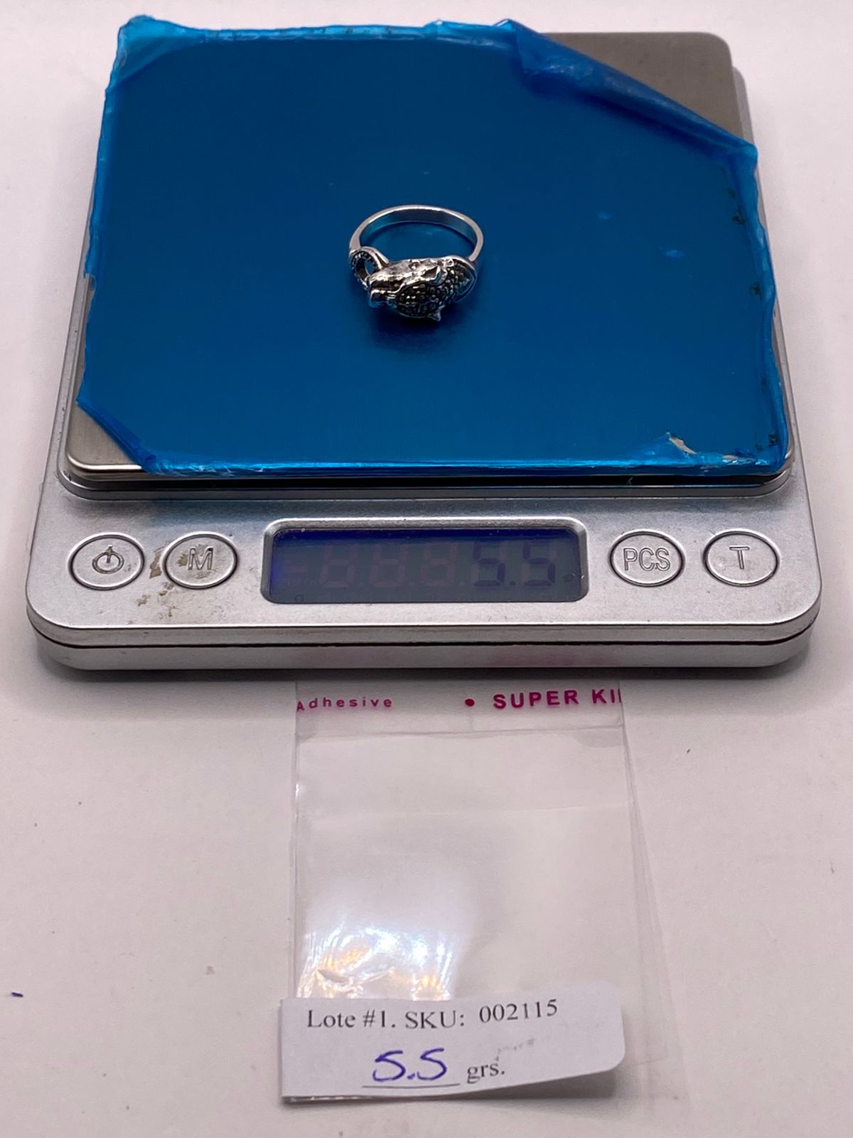 ANILLO VINTAGE FELINO CON MARQUESITAS EN PLATA LEY 925, peso en gramos (báscula)