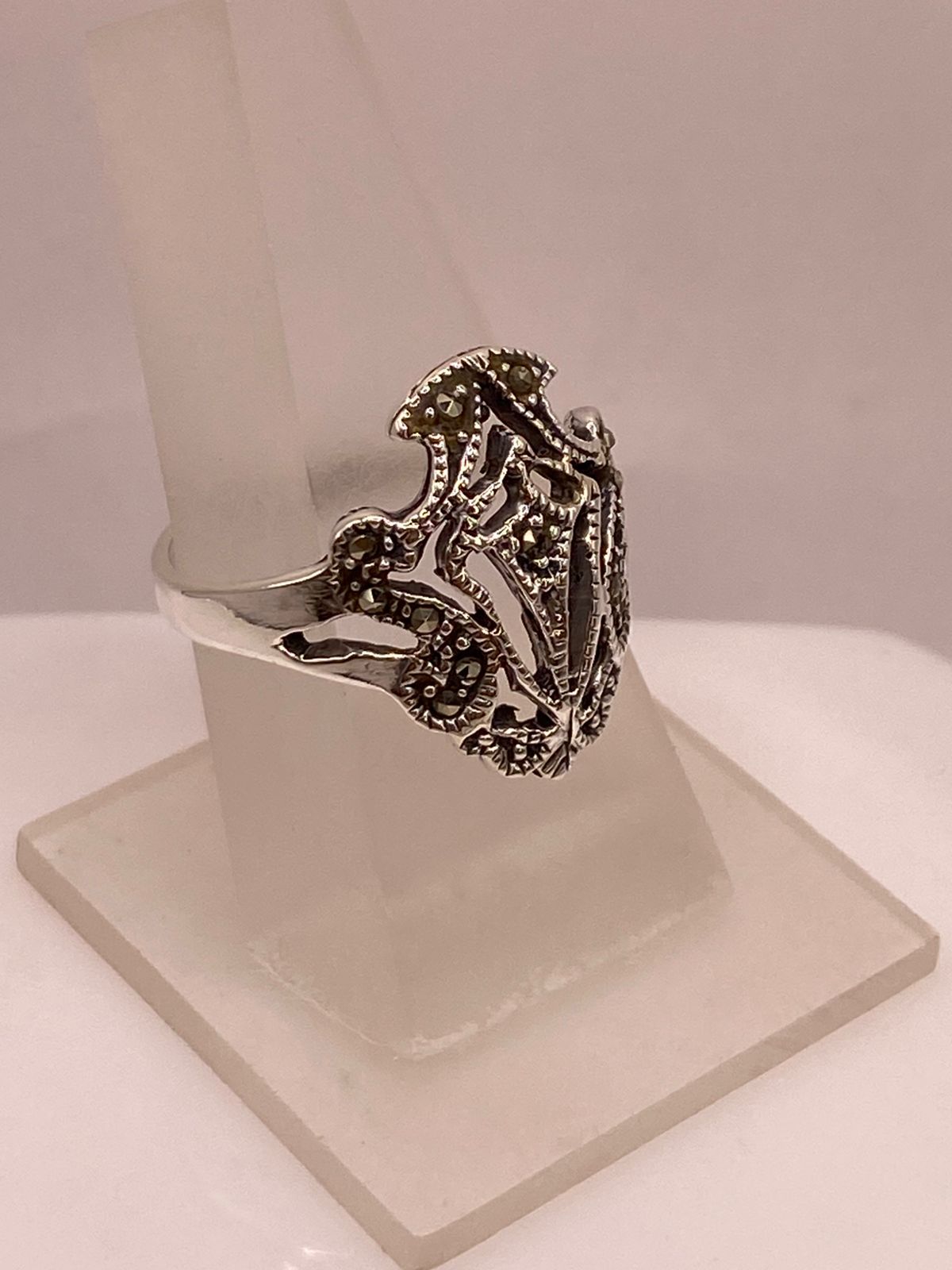 Anillo Vintage con Marquesitas en Plata Ley 925, vista de detalle