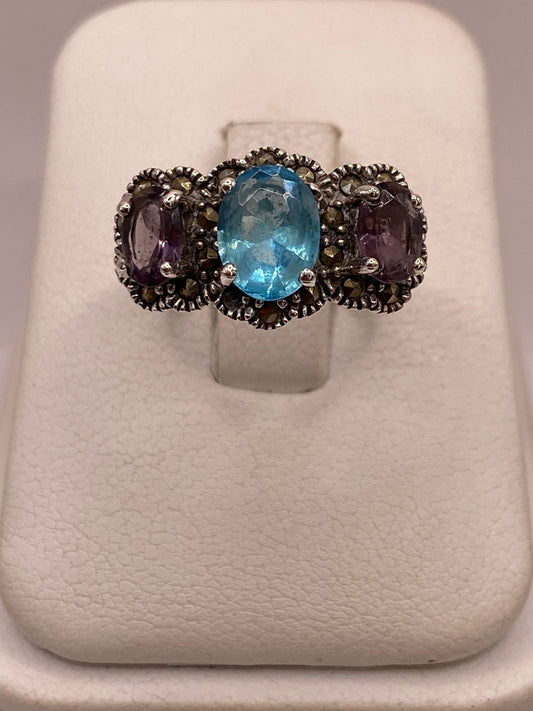 Anillo Vintage con Marquesitas y Zirconias Multicolor en Plata Ley 925 — detalle de acabado