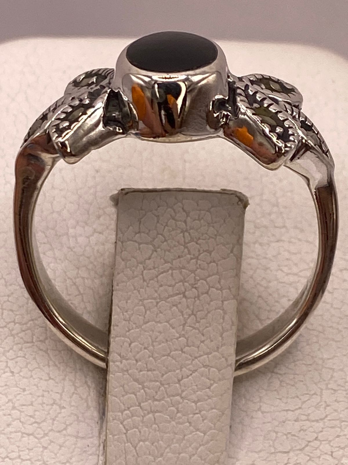 Anillo Vintage con Piedra Negra y Marquesitas en Plata Ley 925, vista superior