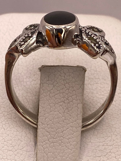 Anillo Vintage con Piedra Negra y Marquesitas en Plata Ley 925, vista superior