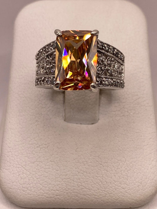 Anillo Vintage con Zirconia Color Champagne en Plata Ley 925, vista frontal