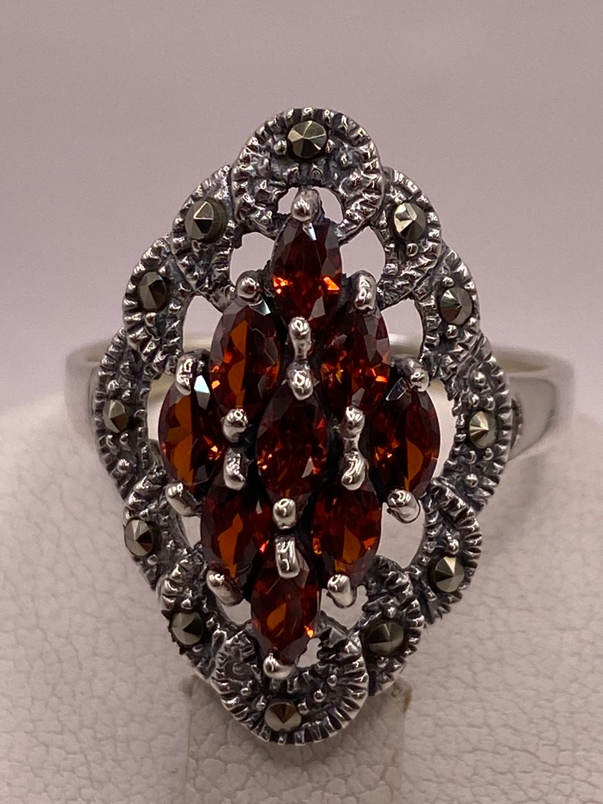 Anillo Vintage con Zirconia Naranja y Marquesitas en Plata Ley 925, vista superior