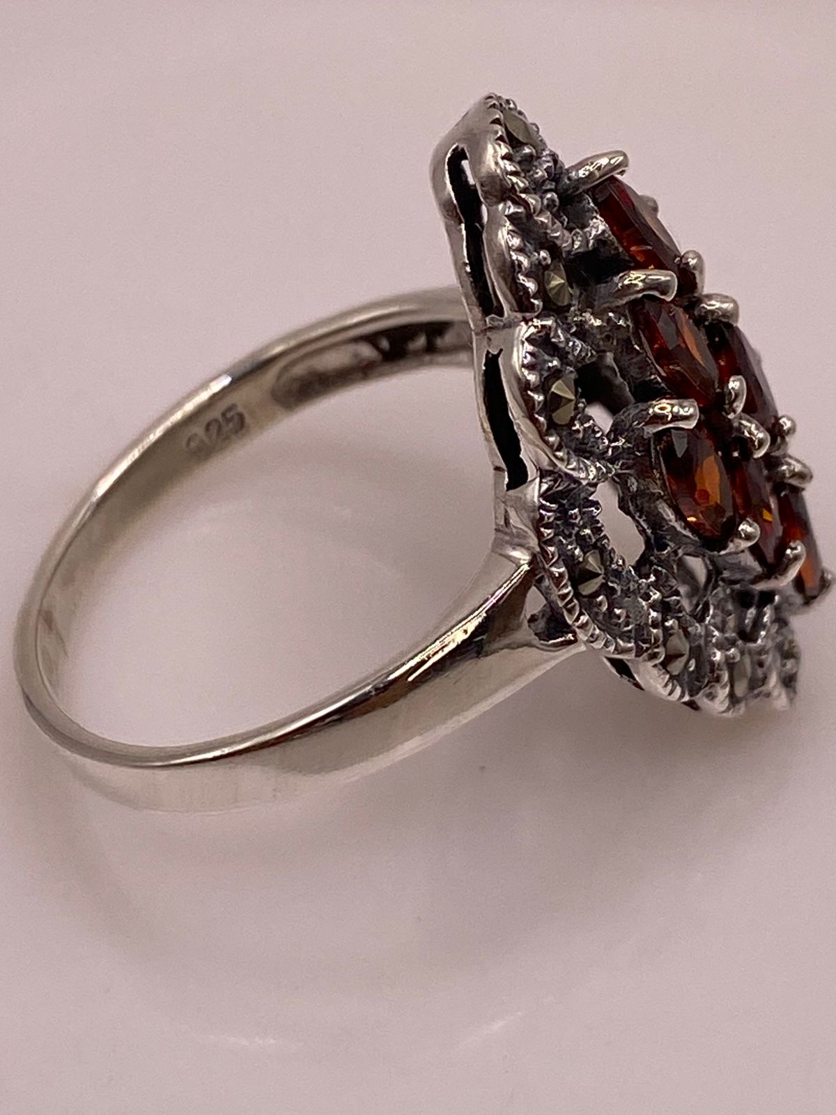 Anillo Vintage con Zirconia Naranja y Marquesitas en Plata Ley 925, sello de autenticidad Plata Ley .925