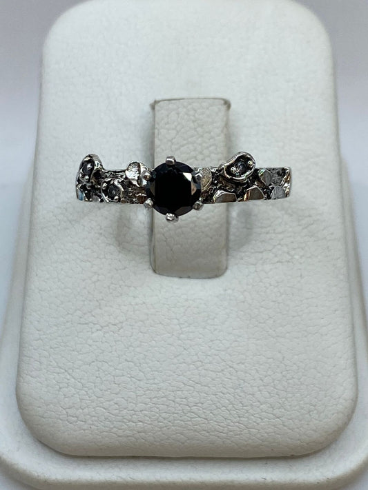 Anillo de Plata 925 con Circonia Negra — Vintage Artesanal Taxco, vista frontal