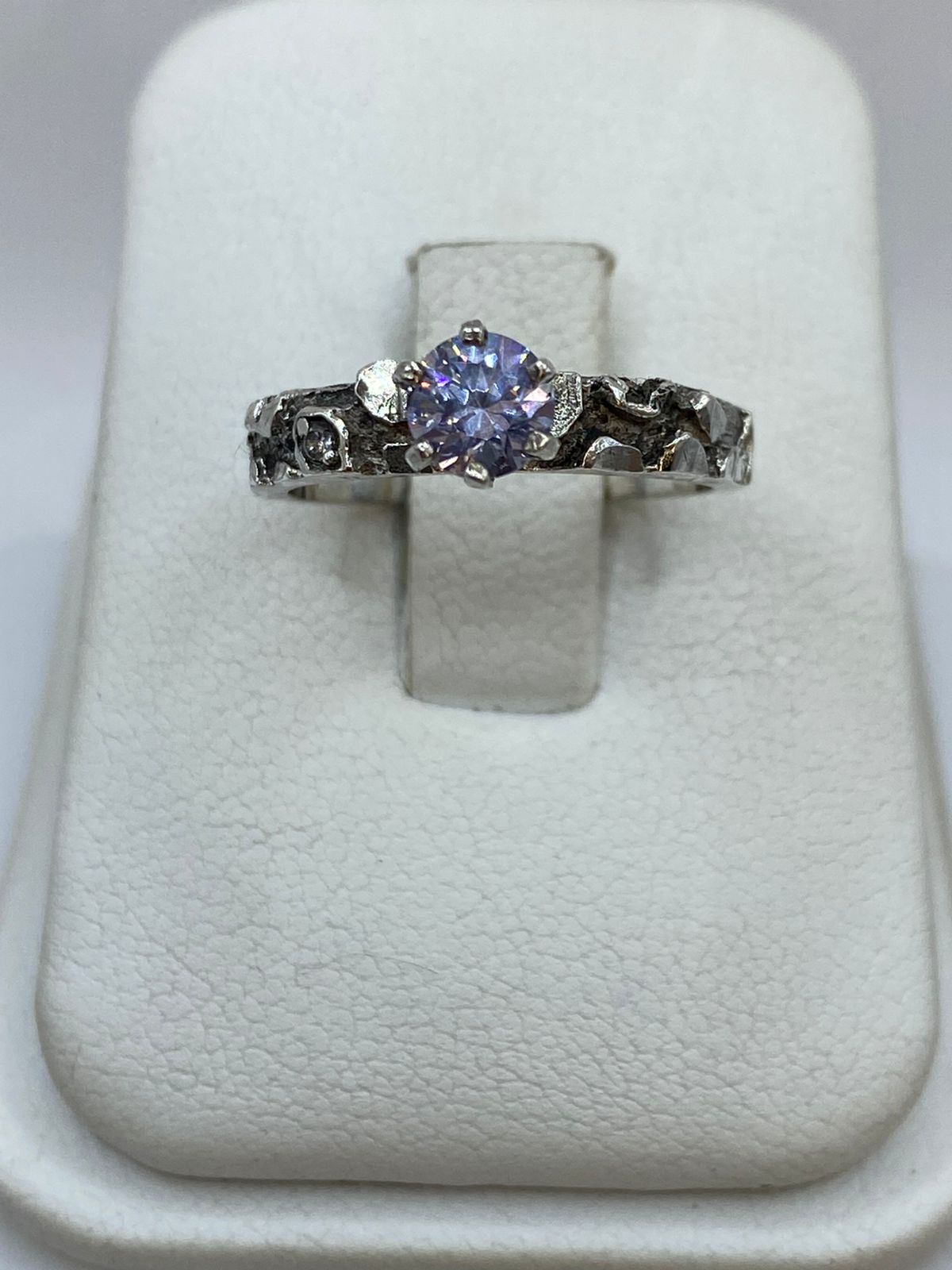 Anillo Vintage con Zirconia Tono Lila en Plata 925, vista superior