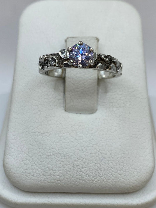 Anillo Vintage con Zirconia Tono Lila en Plata 925, vista frontal