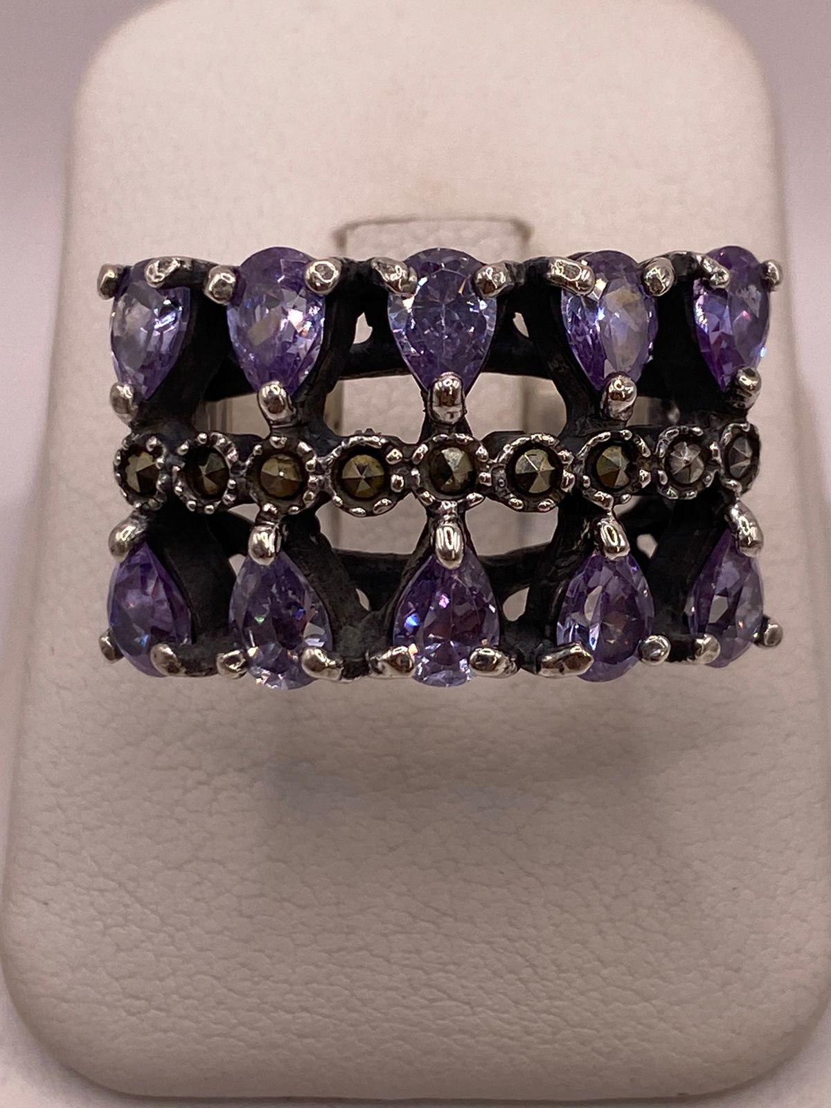 Anillo con Zirconia y Marquesitas en Plata Ley 925, vista frontal