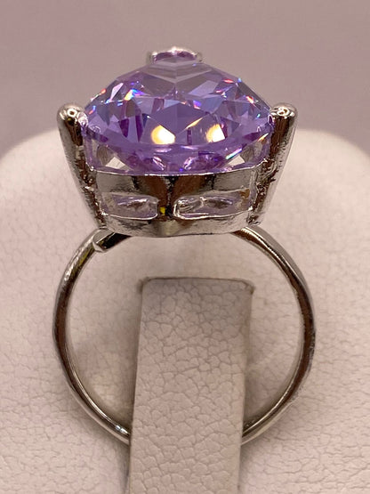 Anillo de Zirconia Púrpura Gigante Plata Ley 925, vista de detalle