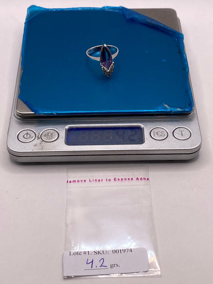 Anillo de Zirconia Púrpura Marquesa Plata Ley 925, peso en gramos (báscula)