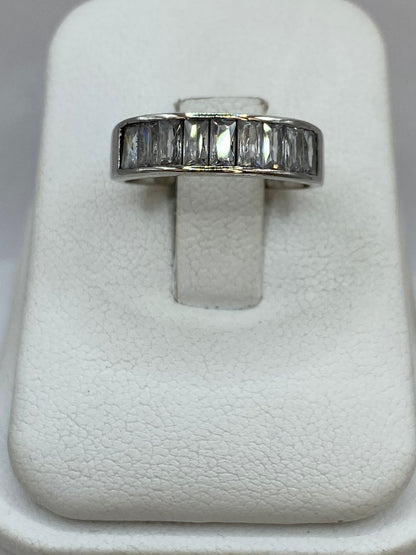 Anillo con Zirconias en Plata 925, vista frontal