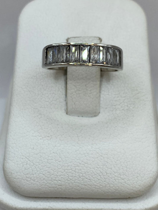 Anillo con Zirconias en Plata 925, vista frontal