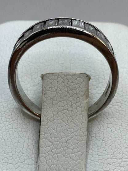 Anillo con Zirconias en Plata 925