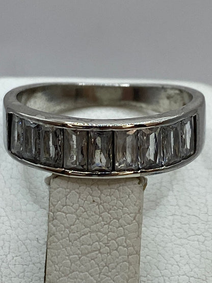 Anillo con Zirconias en Plata 925, sello de autenticidad Plata Ley .925