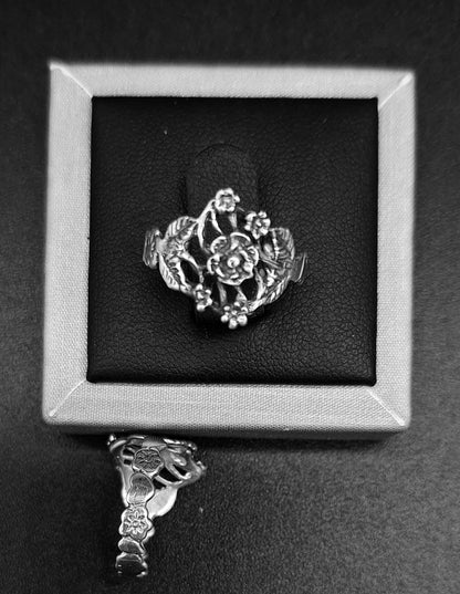 Anillo Flores en Plata Ley 925, vista frontal