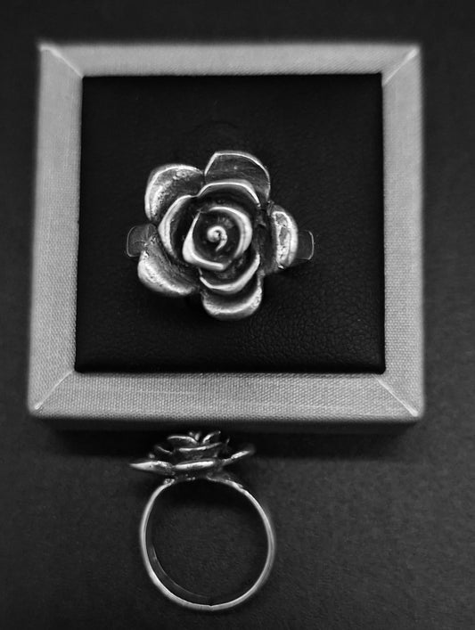 Sello de ley en el interior del anillo plata ley 925, rosa