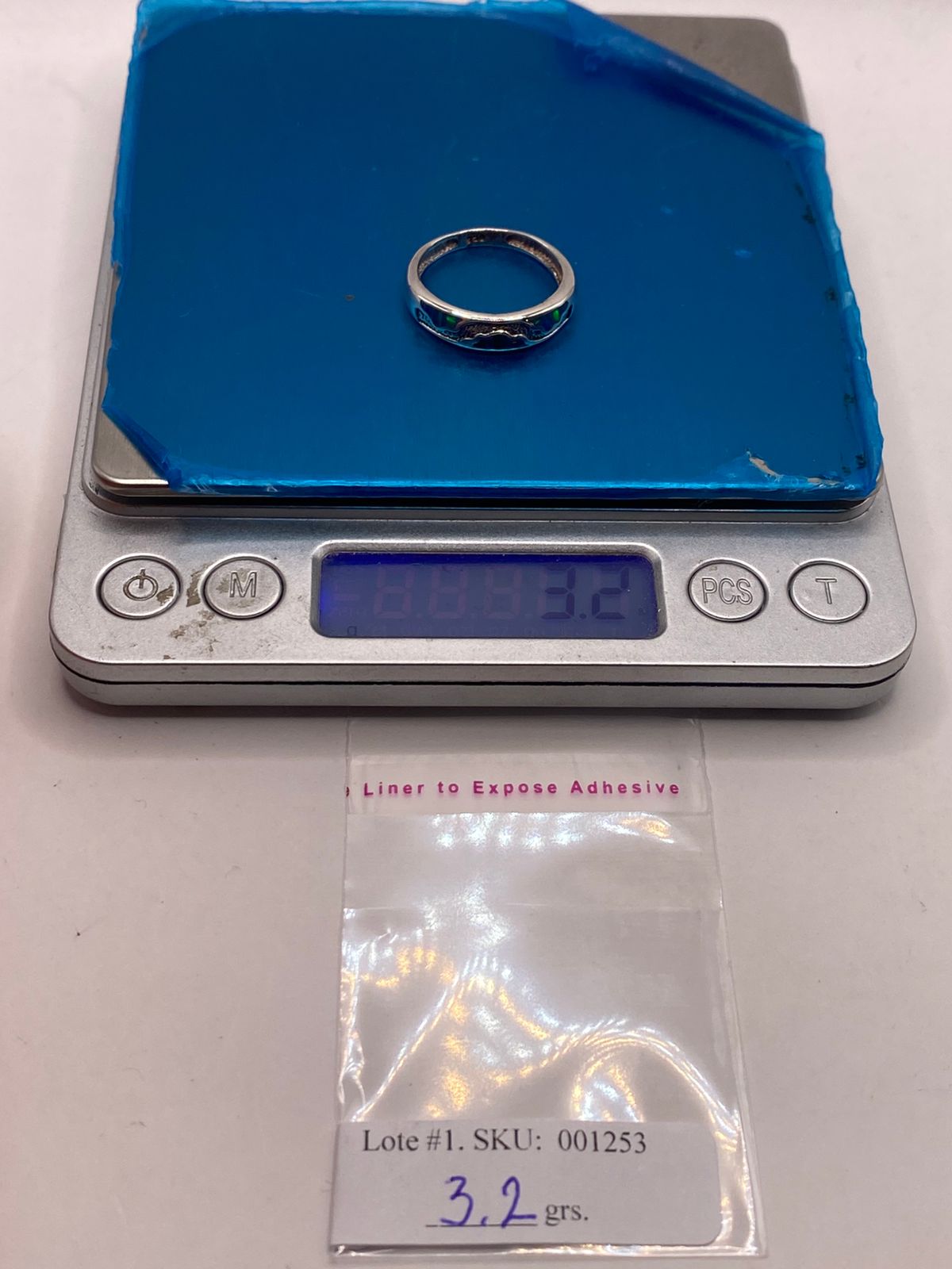 Argolla Ópalo de Fuego Azul-verde Ondas Artesanales Plata 950, peso en gramos (báscula)