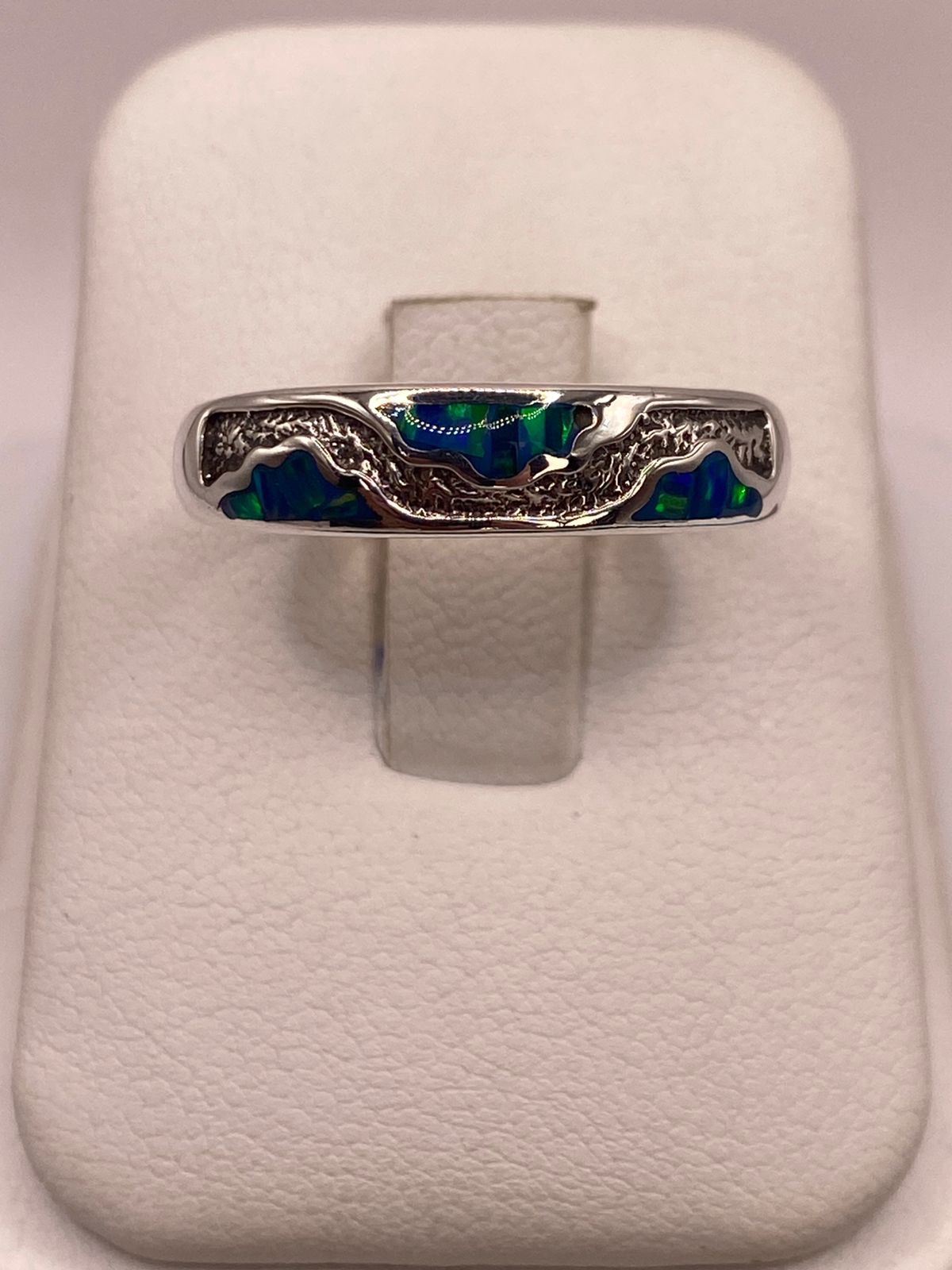 Argolla Ópalo de Fuego Azul-verde Ondas Artesanales Plata 950 — ángulo diagonal