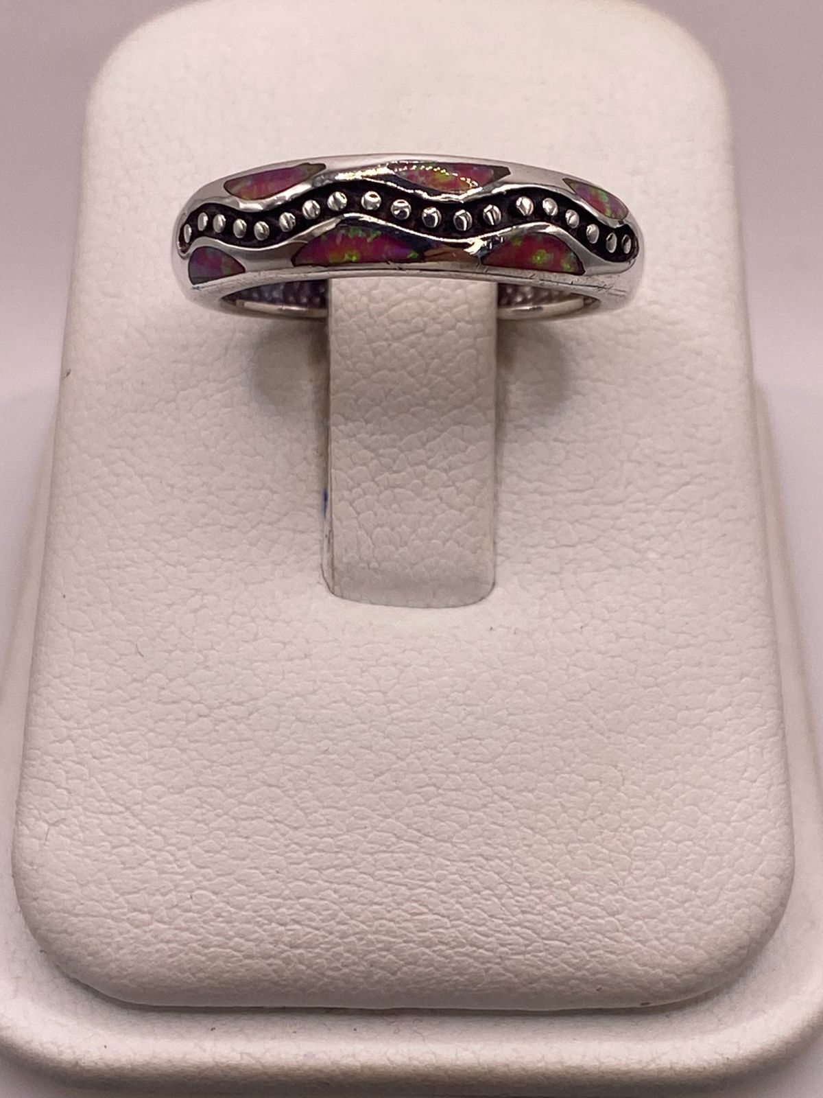 Argolla Ópalo de Fuego Rosa-fucsia Ondas & Puntos Plata 950, vista frontal