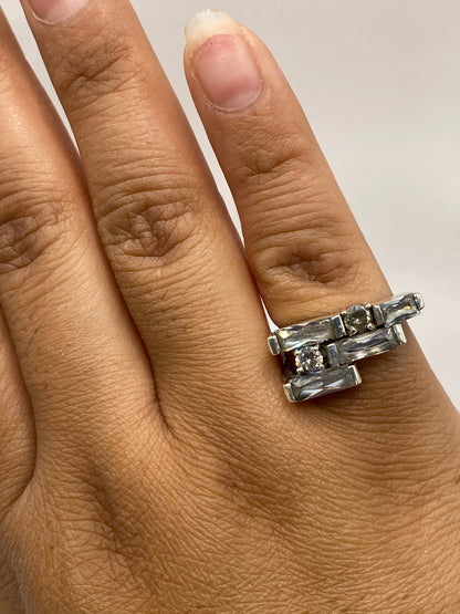 Anillo en balanza: 6.8 gramos de plata .925 pura